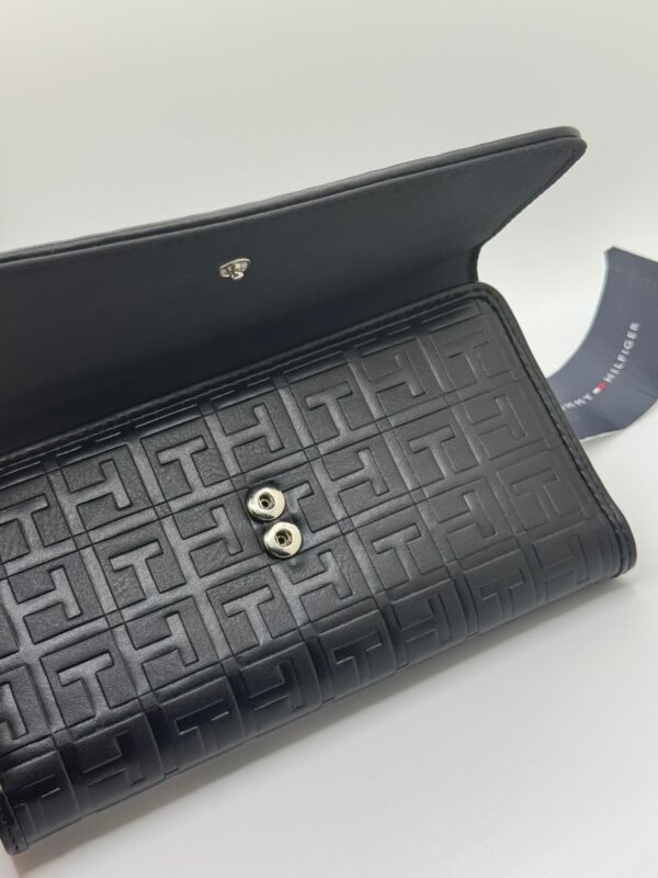 Tommy Women's Logo Checkbook Wallet Clutch bag - Image 2